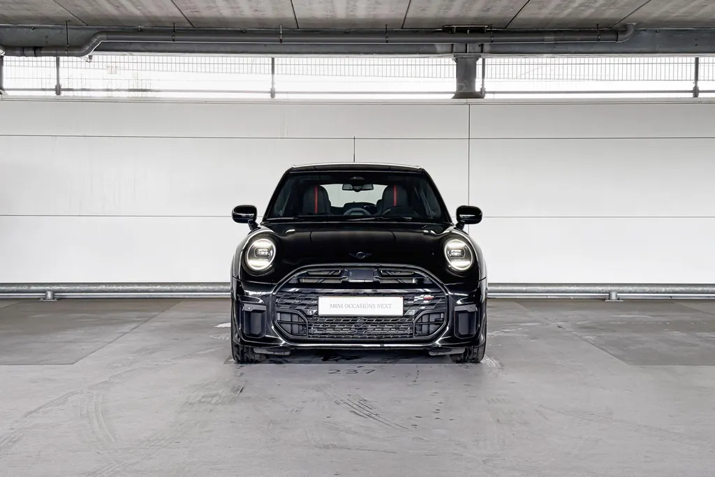 MINI Cooper 5-deurs Cooper C John Cooper Works M