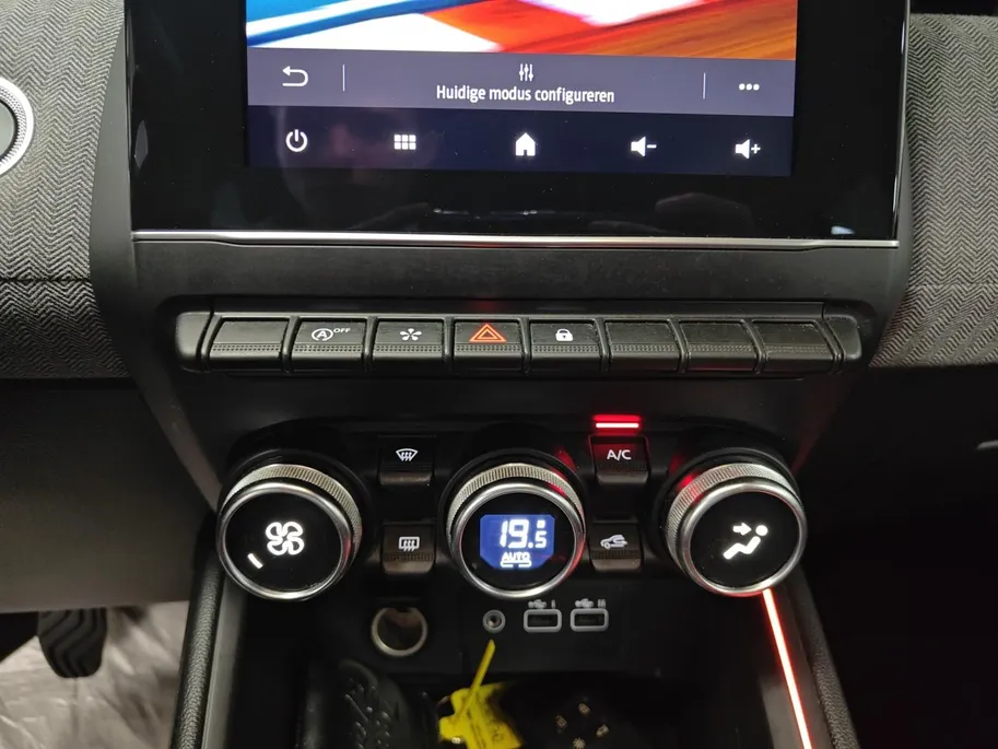 Renault Clio 1.0 TCe 90 GPF techno NAVI AIRCO CRUISE CONTROLE APPLE CARPLAY ANDROID AUTO DEALER ONDERHOUDEN ZEER MOOIE AUTO 12 MAANDEN GARANTIE