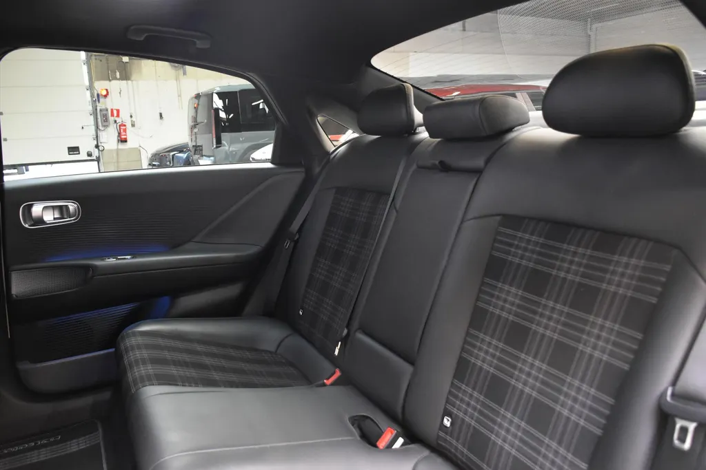 Hyundai IONIQ 6 77,4 kWh 325pk AWD First Edition I Schuifdak I SOH 100%