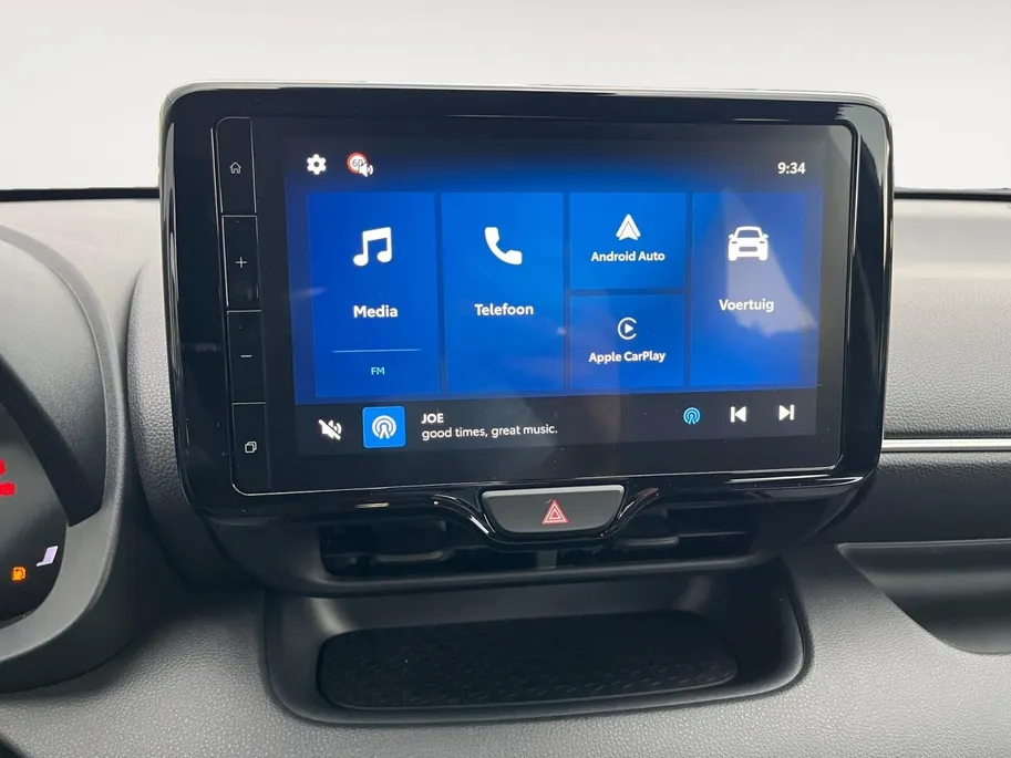 Toyota Yaris 1.5 Hybrid 115 Comfort | Parkeercamera | Climate control | Apple Carplay/Android Auto | Adaptive cruise control | LM-Velgen