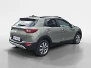 Kia Stonic 1.0 T-GDi MHEV DynamicPlusLine | Afneembare Trekhaak | Cruise Control | Climate Control | Navigatie | Camera | LM Velgen |