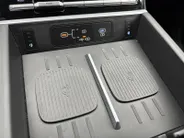 Hyundai Santa Fe 1.6 T-GDI PHEV Premium Plus 4WD 7p | Uniek Two Tone wrap Z-Signing | LED koplampen | Bose Audio | All Season banden | Lederen bekleding | NU Rijklaarprijs! Incl.12 Maanden, APK, Onderhoudsbeurt etc! Premiumpakket gratis!