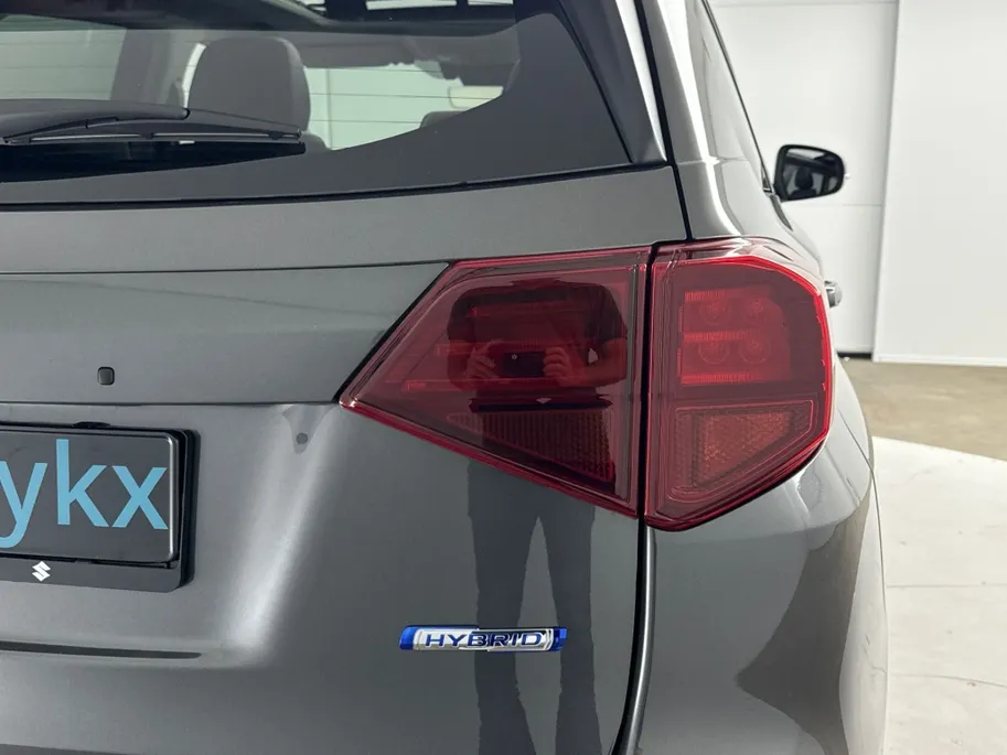 Suzuki Vitara 1.4 Style Smart Hybrid Automaat | Panoramadak | €2.000,- + €750,- voorraadkorting!