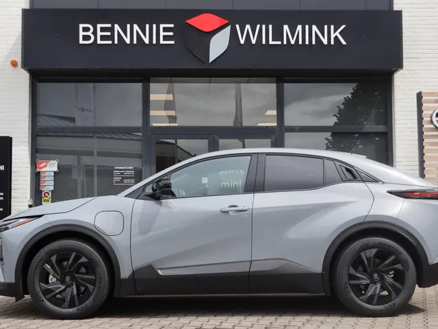 Toyota C-HR+ First Edition 77 kWh | Stuur/Stoel Verwarming | Apple/Android Auto