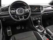 Volkswagen T-Roc 1.5 TSI 150pk Sport Business R · Panoramadak · Camera · Standkachel · Stoelverwarming · Navigatie · 19' Velgen · Elek. Inklapbare Spiegels ·