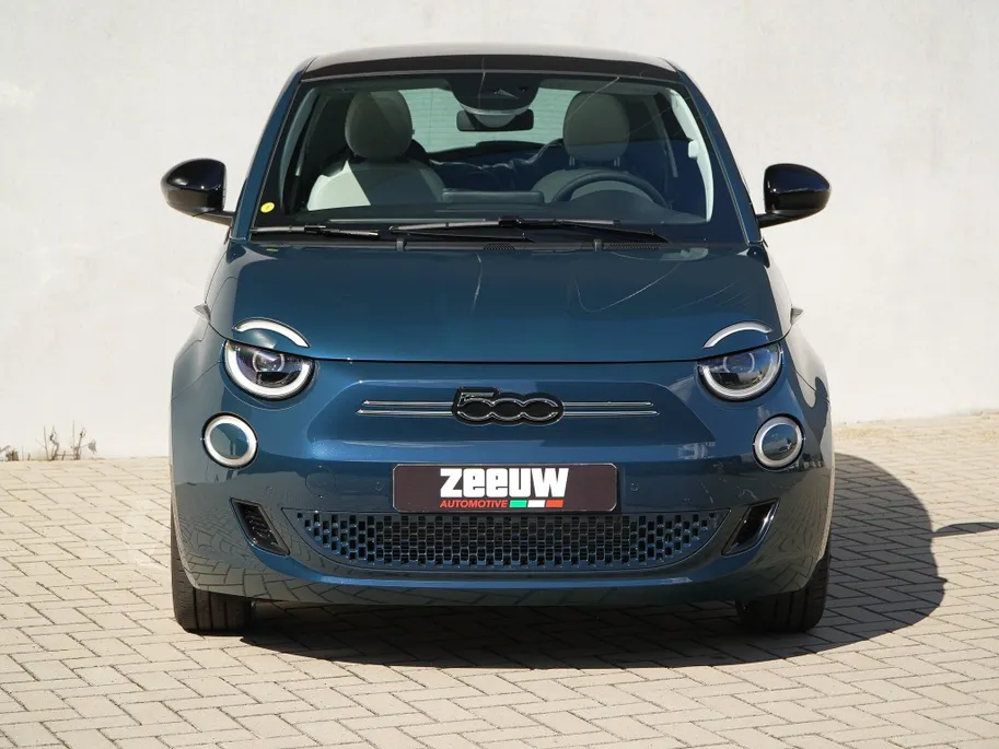 Fiat 500e Icon 42 kWh | Pano | Style | Camera | Comfort | Carplay | 17'