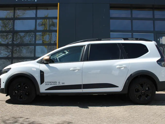 Dacia Jogger 1.8 hybrid 155 limited edition 7p. | Navigatie | Climat | Sensoren en camera | Lm velgen  | DEMONSTRATIE AUTO, VRAAG NAAR BESCHIKBAARHEID |