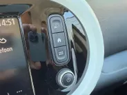 Renault Twingo Z.E. R80 E-Tech Equilibre 22 kWh Apple Carplay/Android Auto , parkeersensor achter  , airco (automatisch) , usb , tel , multimedia scherm klein .