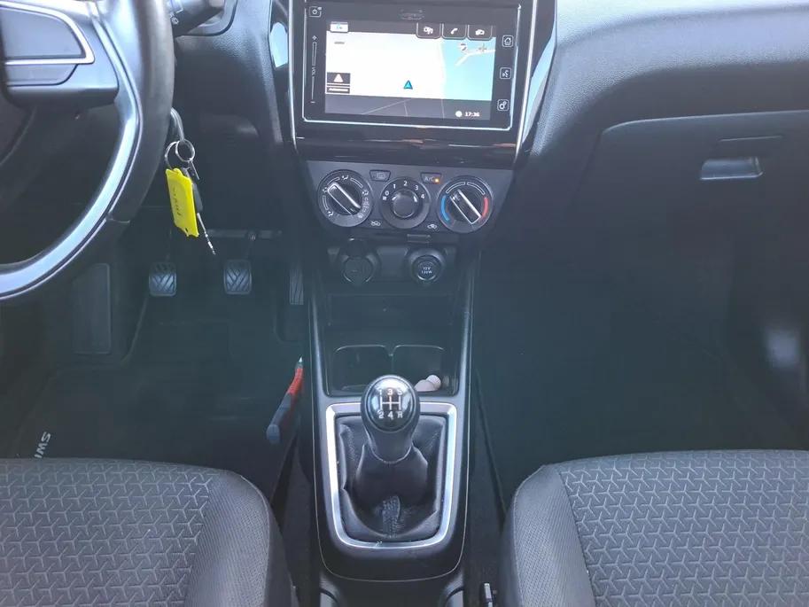 Suzuki Swift 1.2 Select | Dealeronderhouden | Navigatie | Trekhaak | Stoelverwarming
