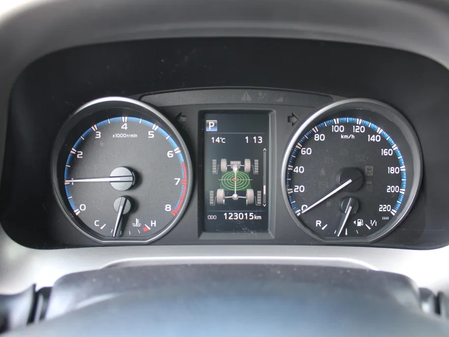 Toyota RAV4 2.0 VVT-i AWD Dynamic | 17' LM | Airco | Navi | Camera | Trekhaak | Automaat |