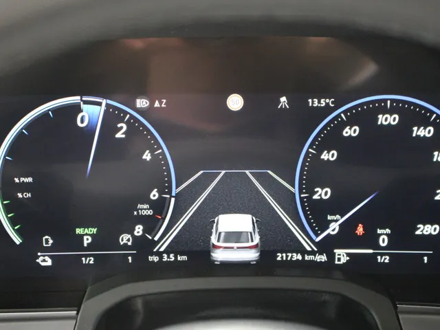Volkswagen Touareg 3.0 TSi R 4-Motion 462 PK | Panoramadak | Head-Up display | Climate Seats | Keyless | Dynaudio |  Matrix Led