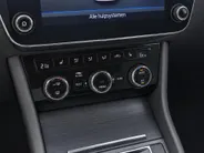 Škoda Superb Combi 1.4 TSI iV 218pk DSG Business Edition Plus · Camera · Inklap. Trekhaak · Stoelverwarming · Keyless · ACC · Apple/Android Car Play · Garantie t/m 17-06-2028 of 100.000km