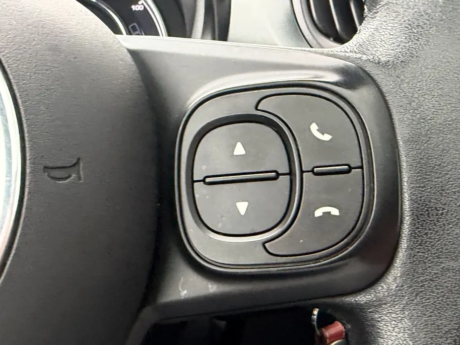 Fiat 500 1.0 Hybrid 70 PK Rockstar Clima Cruise Navi 16' Pano Matt Groen VERKOCHT