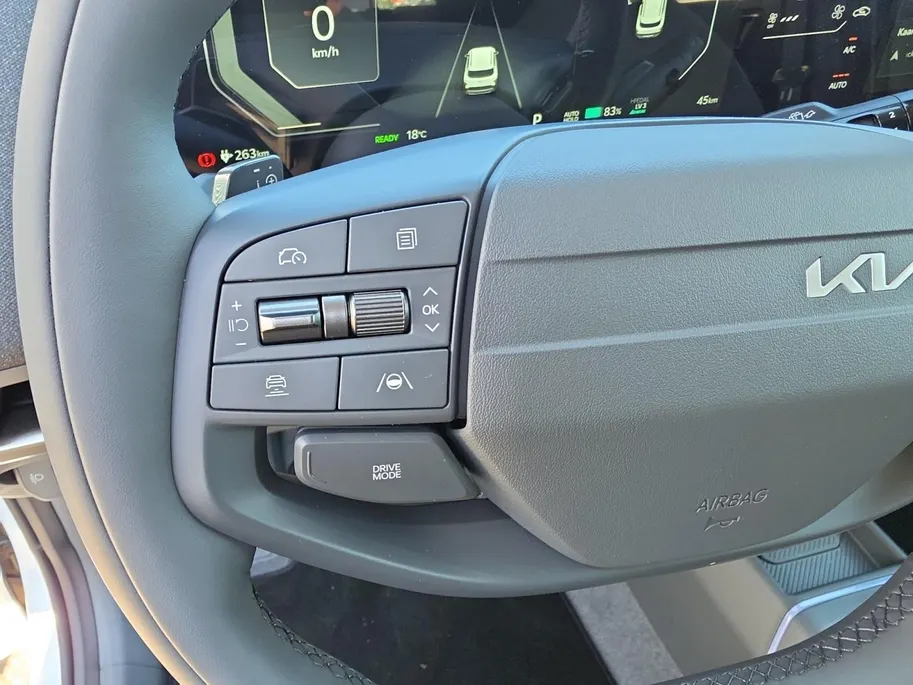 Kia EV2 Plus 42.2 kWh | Navigatie | Climate control | Stoel + Stuurverwarming | Parkeer sensoren voor + achter | Parkeer camera achter | DEMO