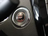 Nissan QASHQAI 1.3 DIG-T Design Edition | Trekhaak | Navigatie | 360grd camera | Zeer nette auto | pdc voor en achter | Climate controle | Cruise controle | Dealer onderhouden | I-key |