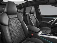 Audi Q5 2.0 TFSI e-hybrid quattro S edition Competition 367 PK · Tech pro · Glazen panoramadak · B&O premium 3D