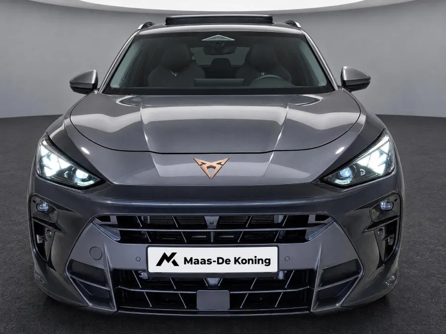 CUPRA Terramar 1.5TSIe-Hybrid 200kW/272PK VZ · Panoramadak · Trekhaak · 360°Camera · Sennheiser sound · Garantie t/m 28-04-2030 of 100000km.