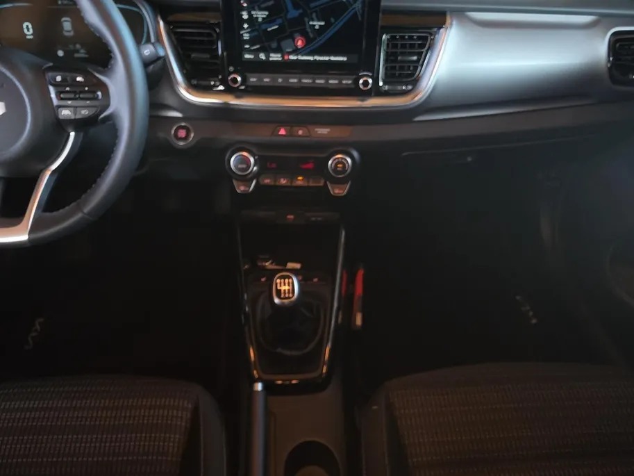 Kia Stonic 1.0 T-GDi MHEV DynamicPlusLine | Navigatie | Climate control | Stoel + Stuur verwarming | Parkeer camera achter