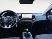 Kia Ceed Sportswagon 1.5 T-GDi DynamicLine 140 PK | Cruise Control Adaptief | Camera | Carplay | Navi | LM Velgen | 140 PK | Fabrieksgarantie 19-8-2031 +3x 1 jaar* | NAP