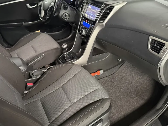 Hyundai i30 1.6 i-Motion Pl. navigatie