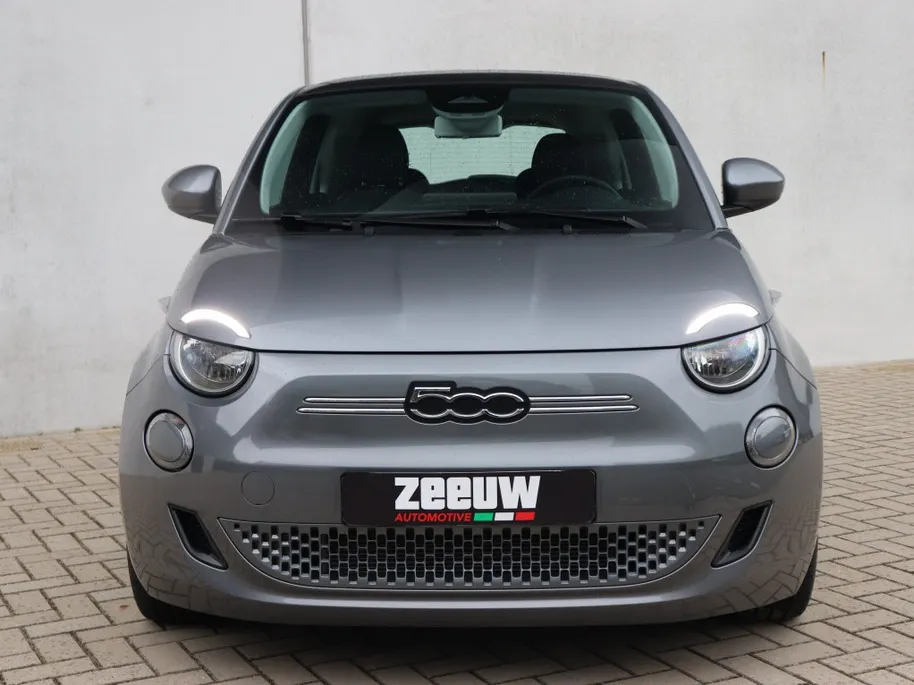 Fiat 500e Icon 42KWH | Navi | Carplay | Comfort | Pano | 16'
