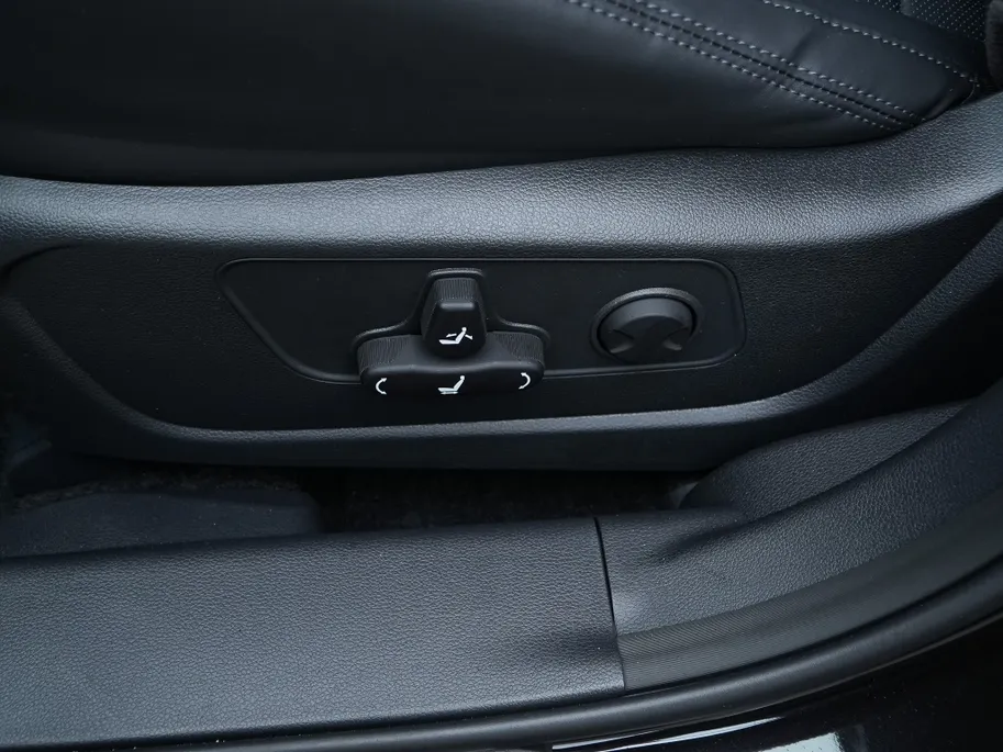 KGM Musso EV 80,6 kWh BLACKLINE 4WD 237PK