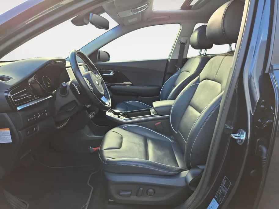 Kia e-Niro DynamicPlusLine 64 kWh | SOH 99,5 % | 3 Fase laden | 1e Eigenaar | Dealer onderhouden | Stoelverwarming | Schuif-/kanteldak | Fabrieksgarantie t/m 24-08-2029 + 3x 1 jaar |  NAP |
