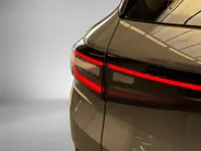 Volkswagen ID.4 Pro 128KW/174PK 77 kWh · SOH 95,6% · Camera · Warmtepomp · Apple/Android Car Play ·  Parkeer Sensoren · Fabrieksgarantie t/m 23-05-2027 of 100.000KM ·