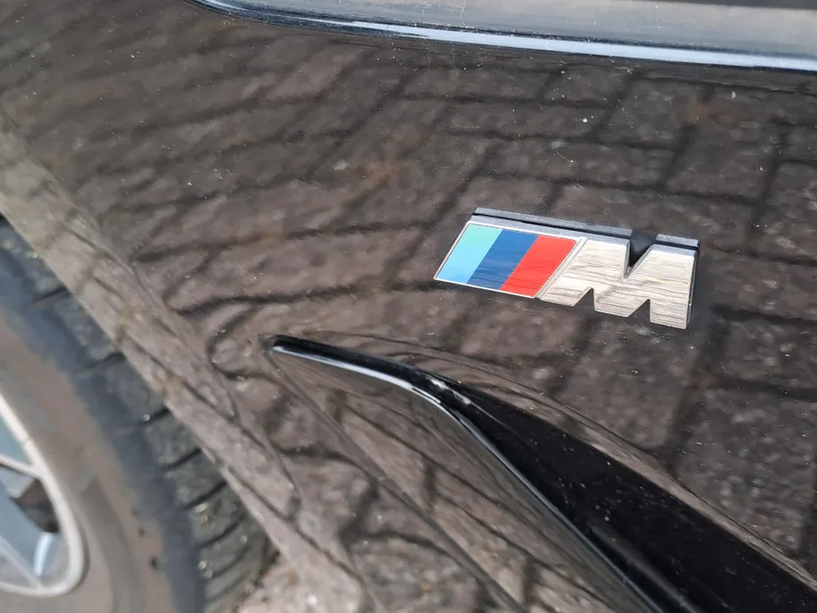 BMW 5 Serie Touring 530e xDrive M SPORT | Pano | Harman Kardon | 360 Camera | Head up | Elektrisch Wegklapbare Trekhaak | Voorstoelen verwarmd | Navigatie | Apple Carplay/Android Auto | Leer