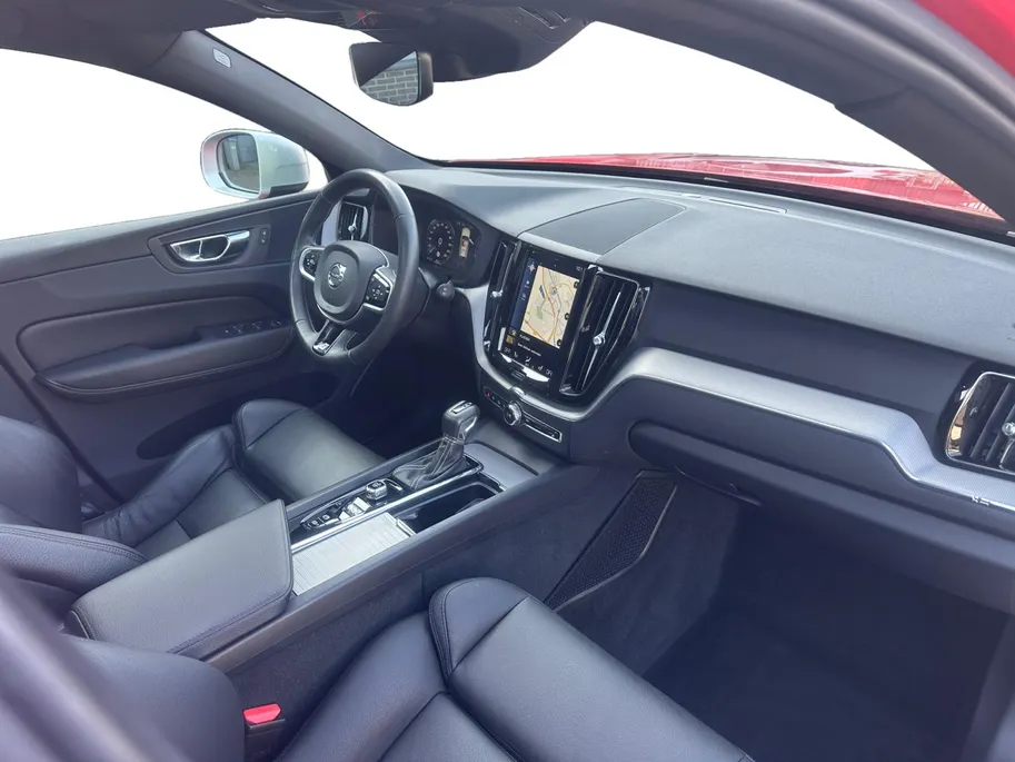 Volvo XC60 2.0 T5 R-Design | TREKHAAK | PANO | EERSTE EIGENAAR | NL-AUTO | DEALER ONDERHOUDEN |