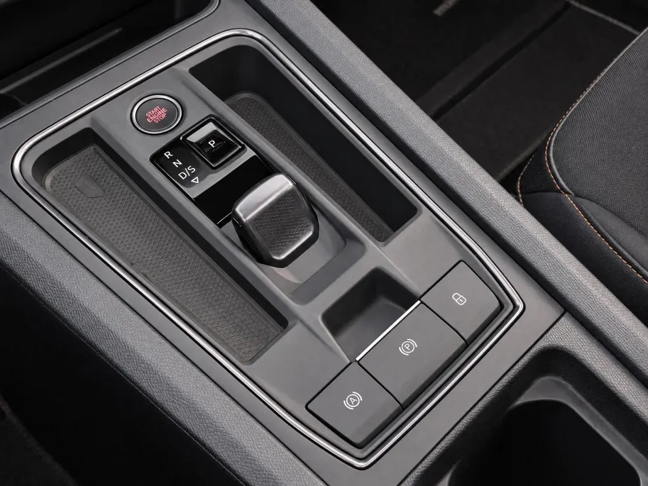 CUPRA Formentor 1.4e-Hybrid 180kW/245PK VZ · Panoramadak · Trekhaak · BEATS audio · Camera + Parkeersensoren