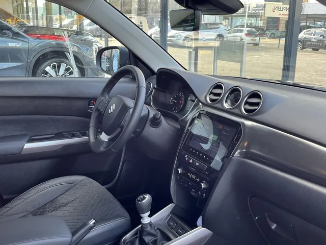 Suzuki Vitara 1.4 B.jet Smart Hybrid Style | Parkeersensoren | Stoelverwarming