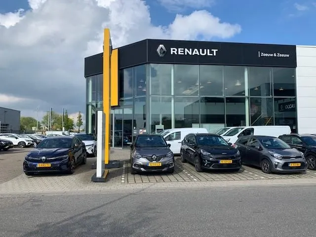 Renault Austral Techno Techno 200 pk Hybride // op voorraad met 4.000 euro korting incl. 5 jaar garantie .