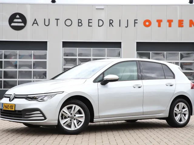 Volkswagen Golf 1.0 TSI Life  | CAMERA | ACC  | APPLE | LED | PDC