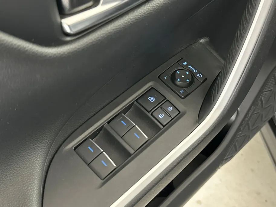 Suzuki Across 2.5 Plug-in Hybrid Style Automaat | Trekhaak | 19'' L.M. Velgen | Elektrische achterklep