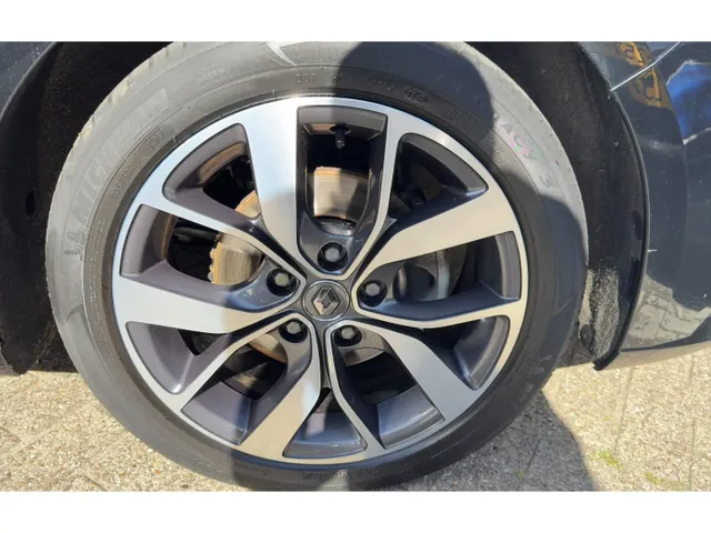 Renault Mégane 1.2 TCe 130 EDC ( automaat ) Bose | Half leder | Climat | Camera | Navigatie | Cruise |