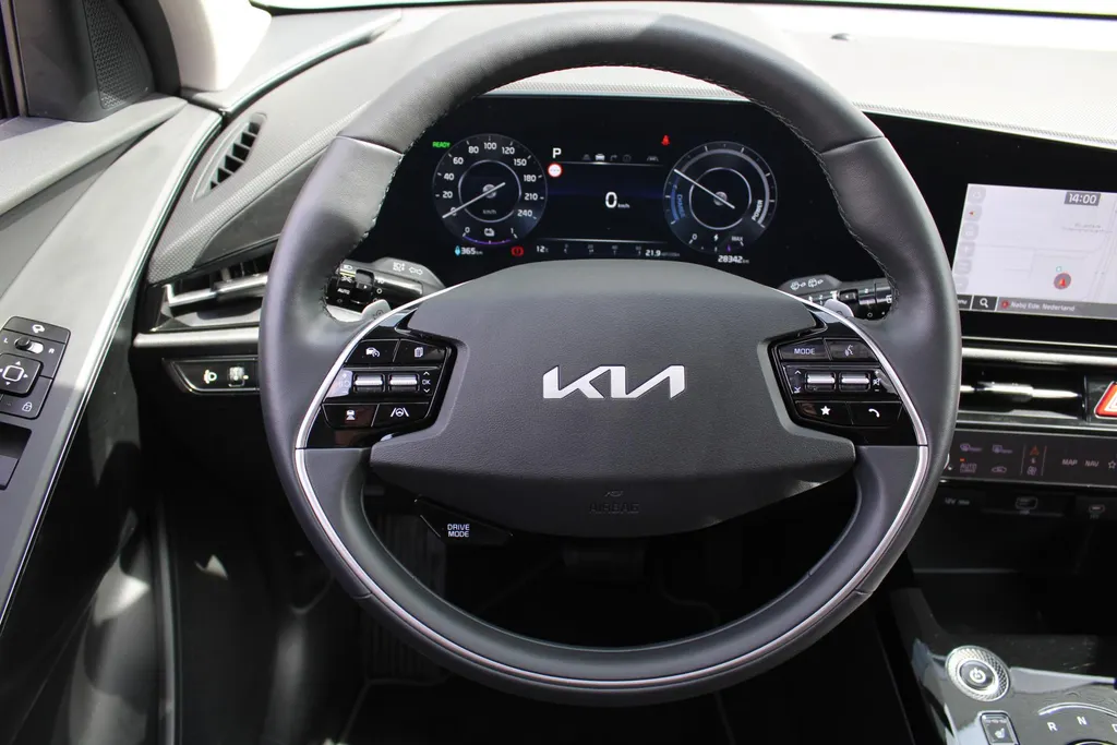 Kia Niro EV DynamicPlusLine 64.8 kWh | Airco | Navi | Camera | Cruise | 17' LM | PDC |