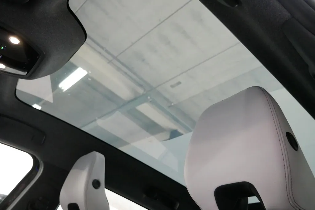 Renault Espace E-Tech full hybrid 200 iconic 7p. Pack Light & Sound | Pack Vision| Trekhaak| Rijdende demonstratie auto | Vraag naar de actuele kilometerstand
