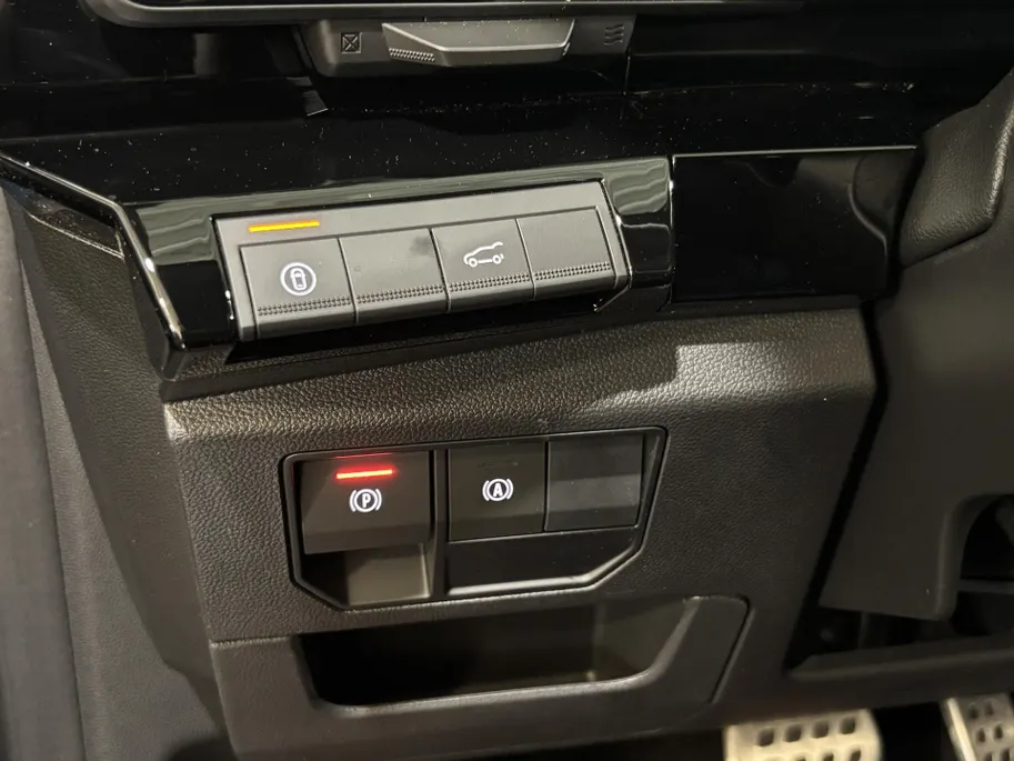 Renault Austral 200PK E-Tech Full Hybrid Esprit Alpine Automaat | DEMO - Beschikbaar per 30-09-2026 | Afneembare Trekhaak | Elektrisch Verstelbare Stoelen | Harman Kardon Audio | Adaptive Cruise Control | Climate Control | Apple CarPlay/Android Auto |