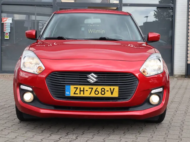 Suzuki Swift 1.2 Select Carplay | Camera
