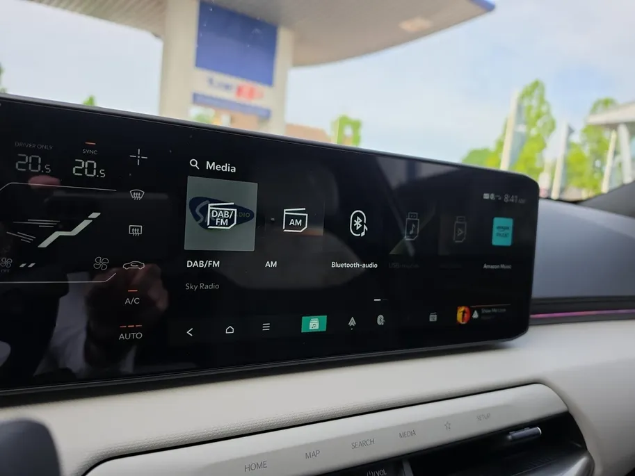 Kia EV4 GT-Line Business Edition 81.4 kWh | Keyless | Adaptive cruise control | Stoel + Stuur verwarming | Navigatie | Apple Carplay/Android Auto