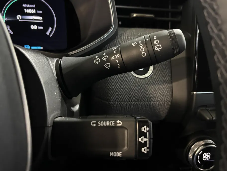 Renault Clio 145PK E-Tech Full Hybrid Techno Automaat | Digital Cockpit | 9,3' Navi | Climate Control | Apple CarPlay/Android Auto | Camera | Cruise Control | Armsteun | Lichtmetalen Velgen |