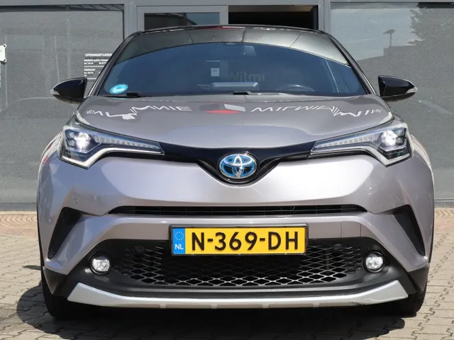 Toyota C-HR 1.8 Hybrid Bi-Tone Trekhaak | Leder | Blindspot | Stoelverwarmin