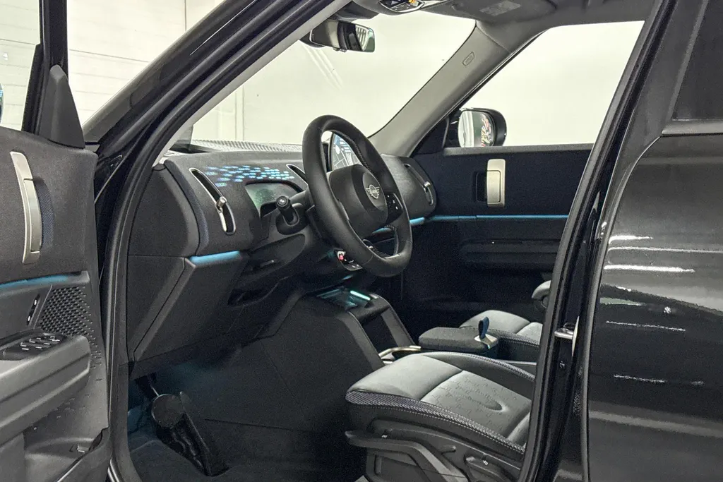 MINI Countryman C
