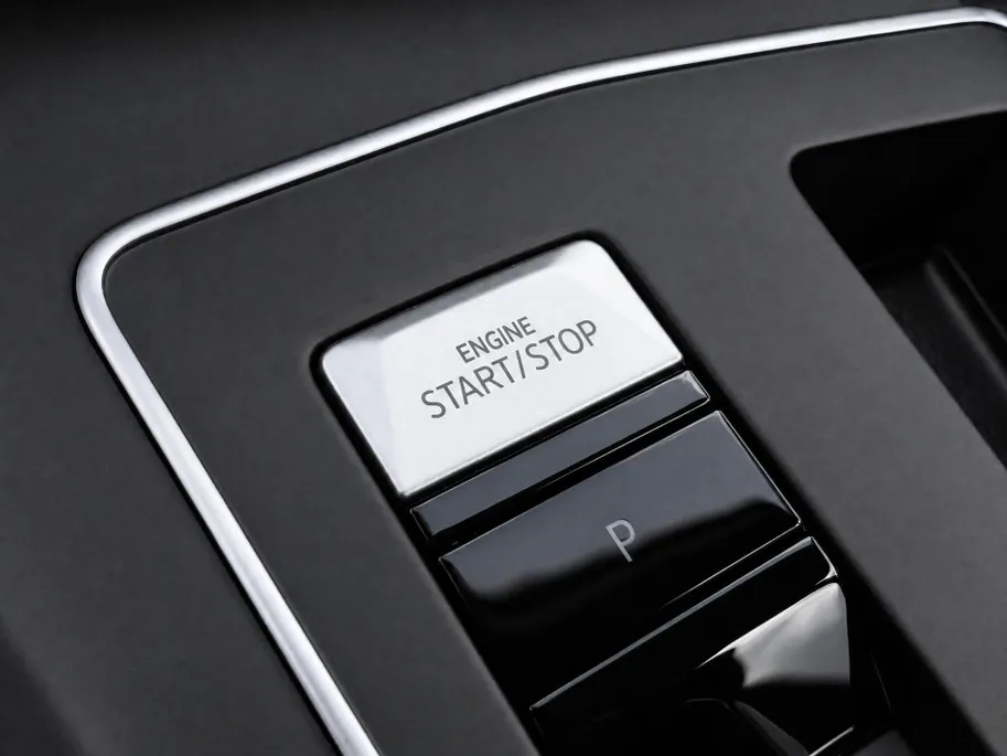 Volkswagen Golf Variant 1.5eTSI/116PK Life Edition · Navigatie · Trekhaak · Apple/Android Car Play · Stoelverwarming · Garantie t/m 26-03-2027