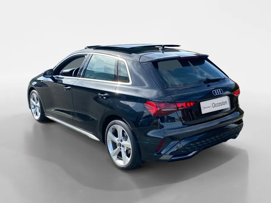 Audi A3 Sportback 35 TFSi mild-Hybrid S-Tronic aut. S Edition S Line Sportstoelen | Pano dak | SONOS Sound | Camera | Stoelverwarming | CarPlay | Cruise Control adapt. | Etc.