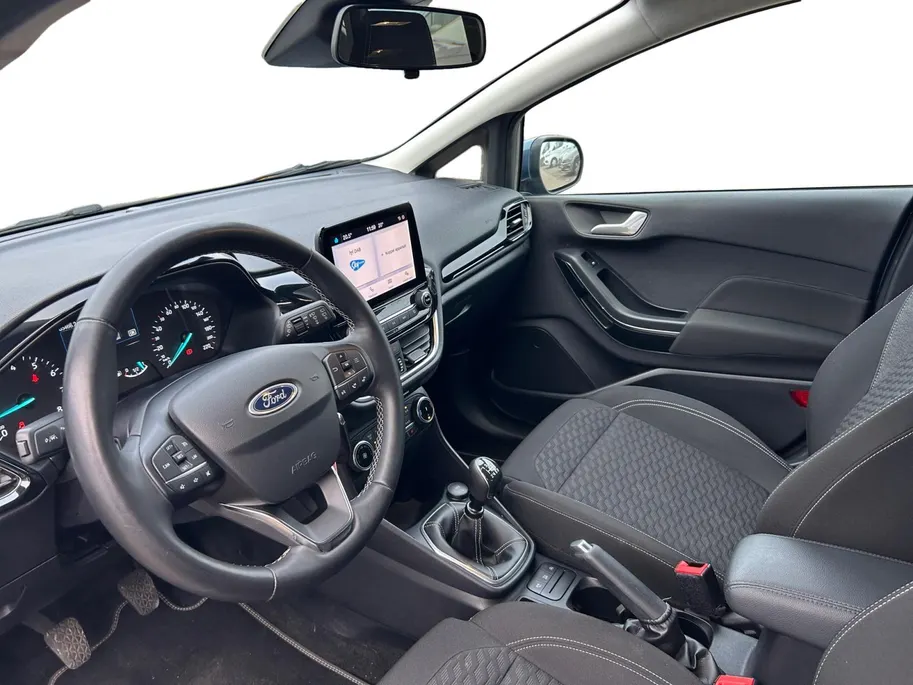 Ford Fiesta 1.0 EcoBoost Titanium 125pk | Stoel- stuur en voorruitverwarming | Navigatie via Apple Carplay & Android auto | Parkeer sensoren