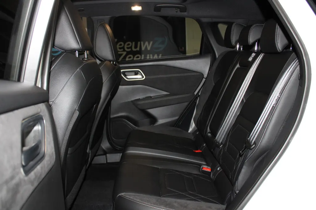 Nissan QASHQAI 1.5 e-Power N-Design | Stuur-, stoel- en voorruitverwarming  | 20inch wielen |360grd camera | parkeersensoren voor en achter | Electrische stoelverstelling met geheugen | Alcantra/lederen bekleding | 205PK | Two-tone lak | Apple carplay & Android auto |