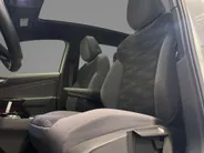 Volkswagen ID.4 Pro 77 kWh 174pk · Panoramadak · Inklap. Trekhaak · Warmtepomp · Matrix LED · Stuur- & Stoelverwarming · Apple/Android Car Play ·