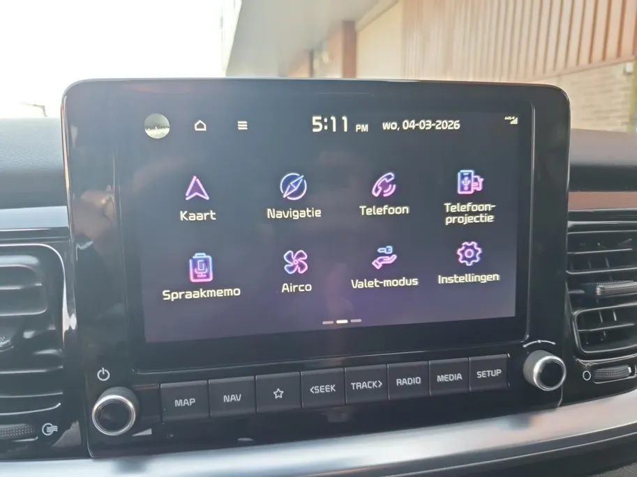 Kia Stonic 1.0 T-GDi MHEV DynamicPlusLine Navi | Stoel en stuurverwarming | Camera | Keyless met startknop | Apple Carplay / Android Auto | Getinte ramen achter | Fabrieksgarantie | NAP